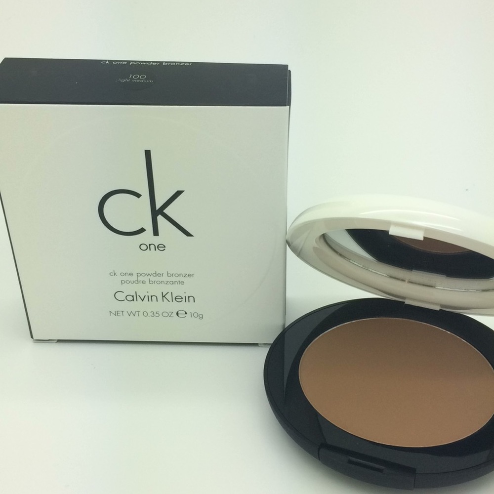 New: ck one powder bronzer 100 Light Medium
